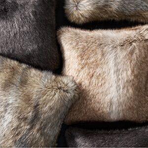 RH  FAUX FUR PILLOW COVER - SQUARE 22”